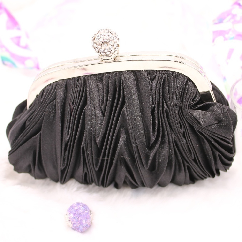 𝅺SMALL Black after 5 purse with chain